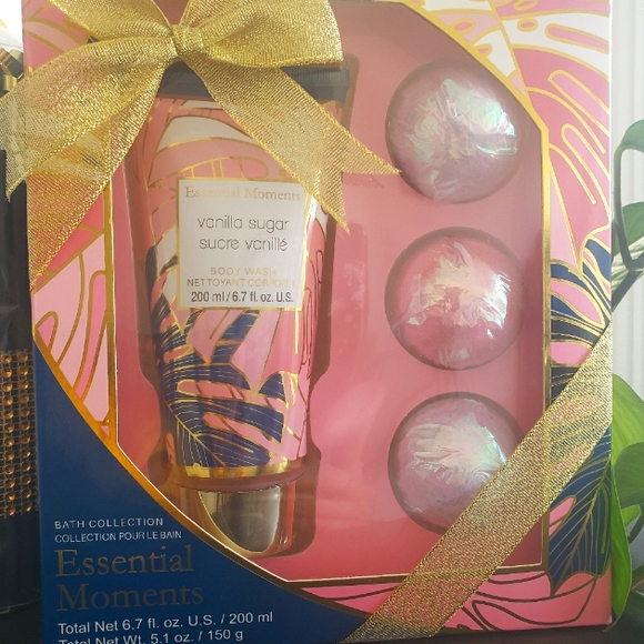 Essential Moments Bath Collection Set - Picture 3 of 4